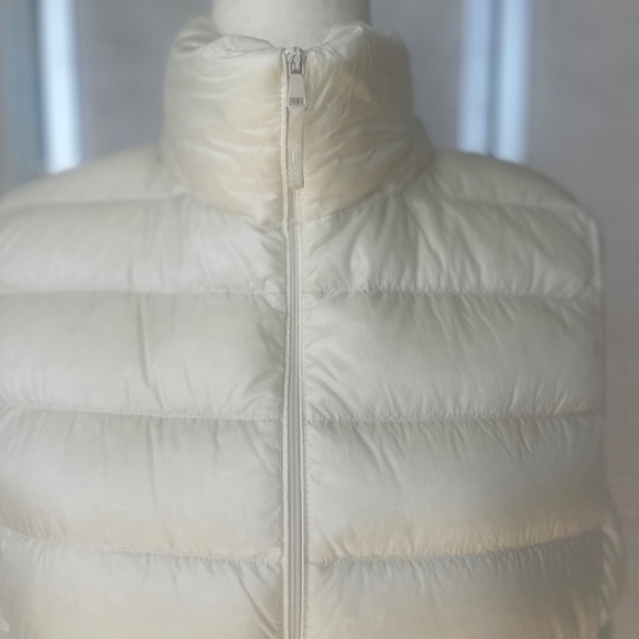 Uniqlo White Ultra Light Down Vest sz XL - Picture 2 of 6